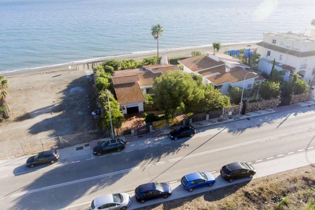 Villa Alboran Beachfront 9Pax Torre de Benagalbon Exterior foto